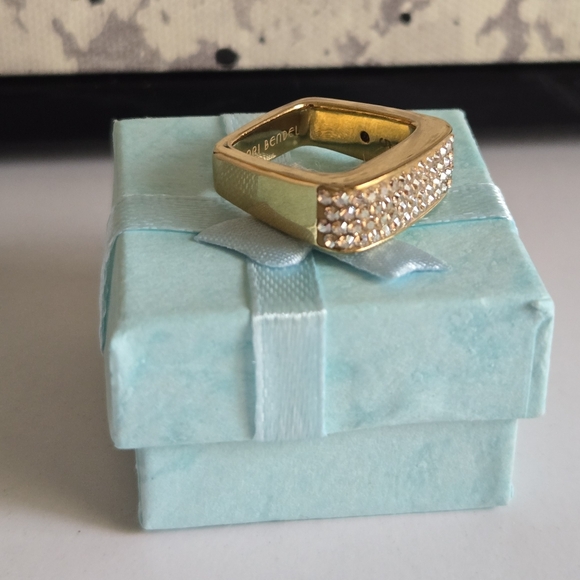 henri bendel Jewelry - Henri Bendel Band Ring Size 5
